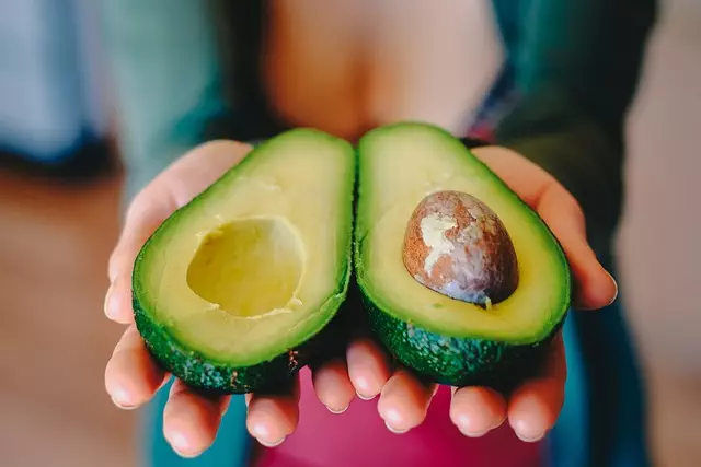Benefits of Eating an Avocado a Day: Expert Insights